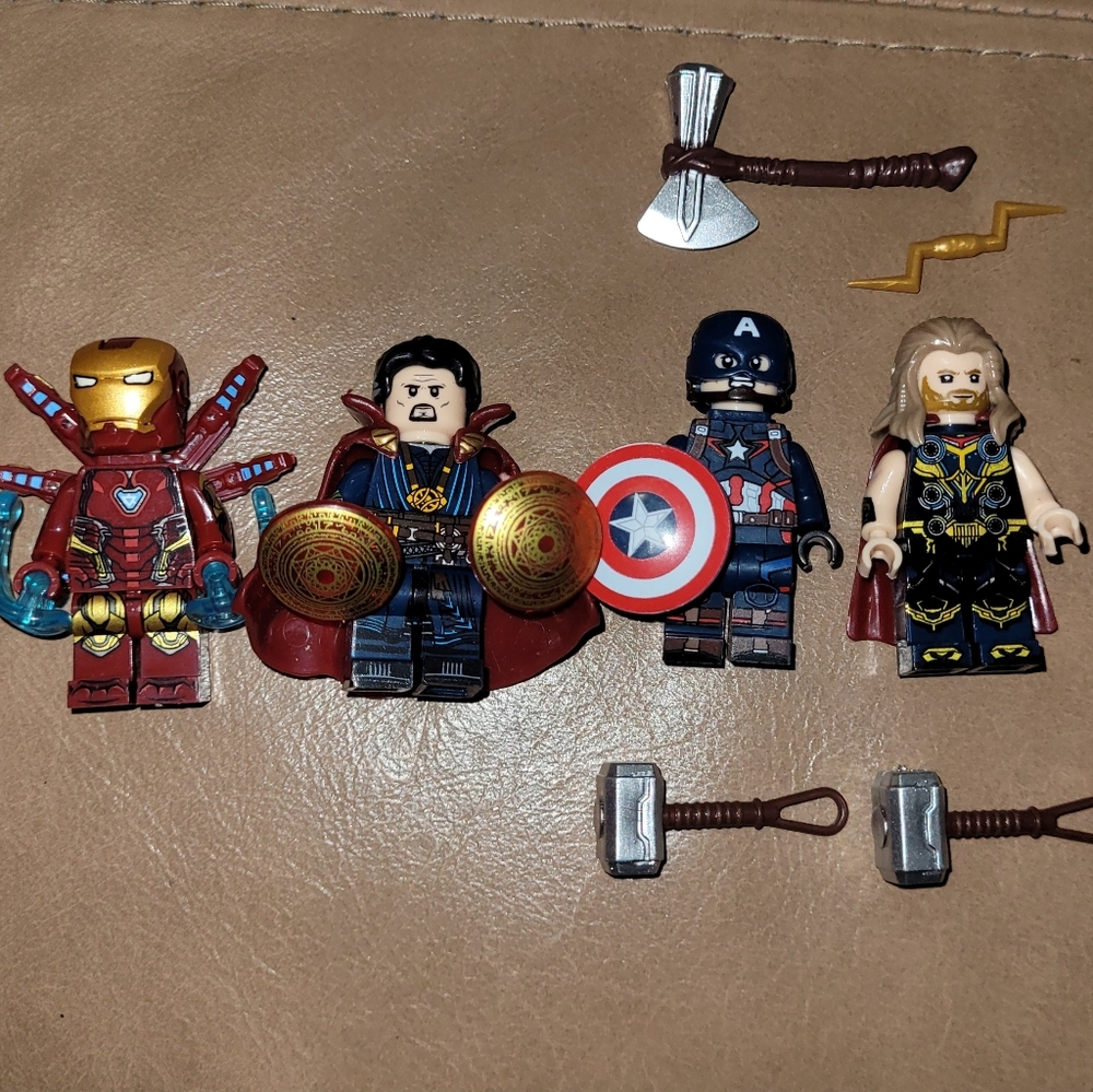 New 4 Marvel Minifigure Set